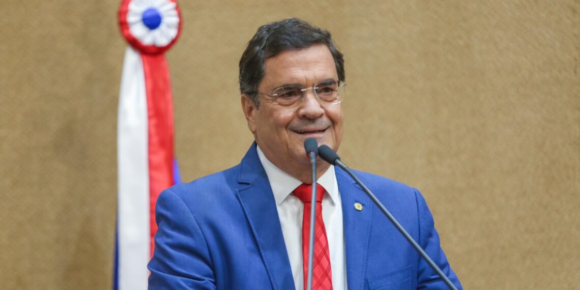 Ângelo sugere a ACM Neto usar inteligência artificial para pesquisar avanços da educação na Bahia