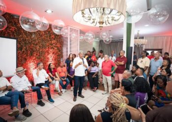 Em encontro na Cidade Baixa, Jerônimo reforça compromisso com proteção às mulheres