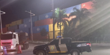 Polícia Federal e Codeba apreendem carreta durante operação no Porto de Salvador