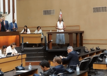 “O programa de governo de ACM Neto não tem conexão com a vida real das pessoas”, afirma deputada Olívia Santana