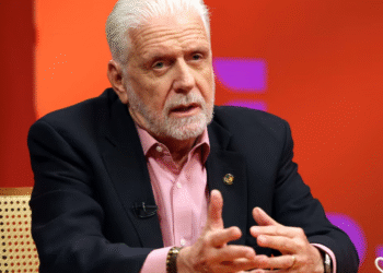 Jaques Wagner pede à PF para adiar depoimento sobre caso Master