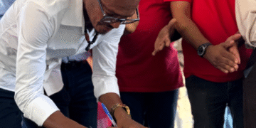 Antônio Cardoso celebra assinatura da Ordem de Serviço para recuperação da BA-499