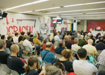 Após votação, bancários aprovam greve de 24 horas quinta-feira (20)