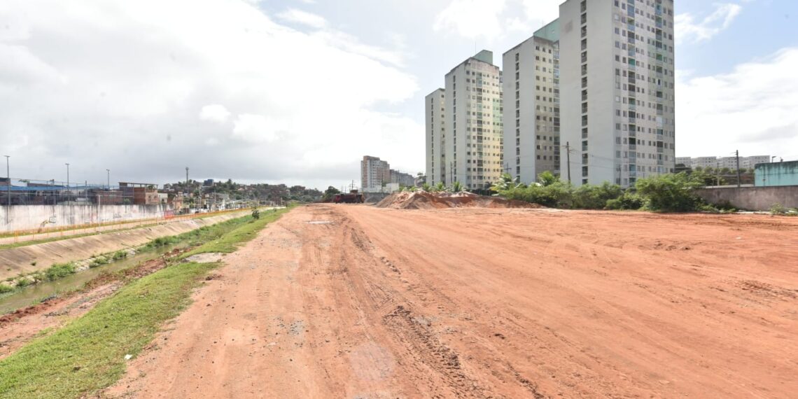Prefeitura inicia construção de ligação viária que vai trazer mais fluidez ao trânsito na Rua da Gratidão
