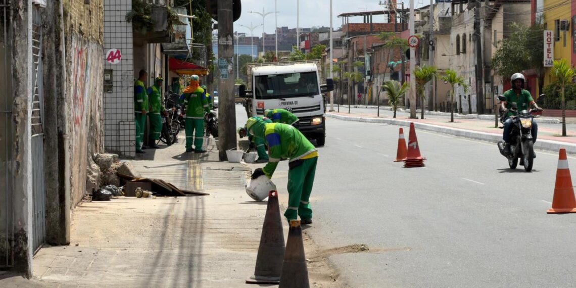 Limpurb realiza operação especial de limpeza no Subúrbio Ferroviário de Salvador