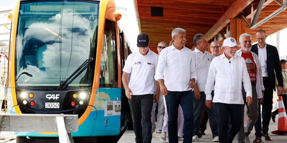Jerônimo Rodrigues propõe ampliar VLT de Salvador até Camaçari