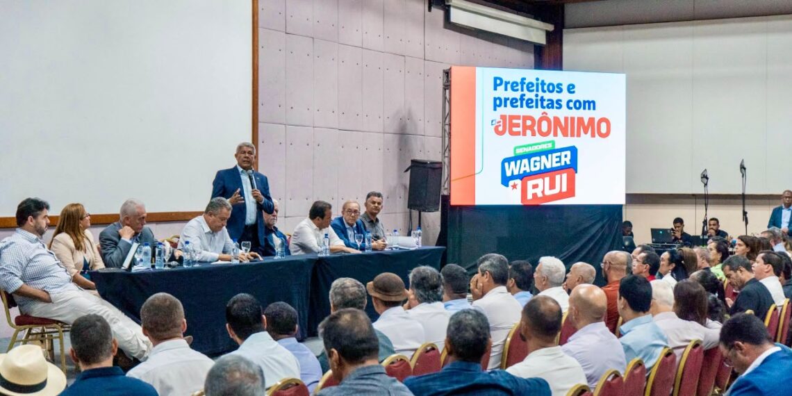 Jerônimo, Geraldinho, Wagner e Rui reúnem mais de 70 prefeitos em Salvador