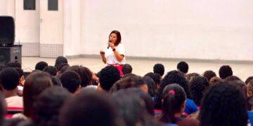 “ACM Neto não garantiu vaga para todos nas séries finais do ensino fundamental e deixou Salvador três vezes abaixo da meta do Ideb”, afirma Adélia Pinheiro
