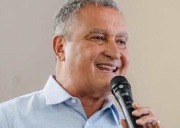 Rui desmente prefeita de Conquista sobre creches do Novo PAC e repasses para saúde do município