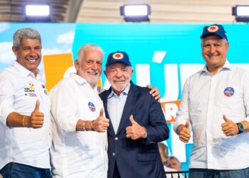 Wagner denuncia ‘oportunismo’ de ACM Neto na Bahia: ‘Todos do palanque dele falam mal de Lula’