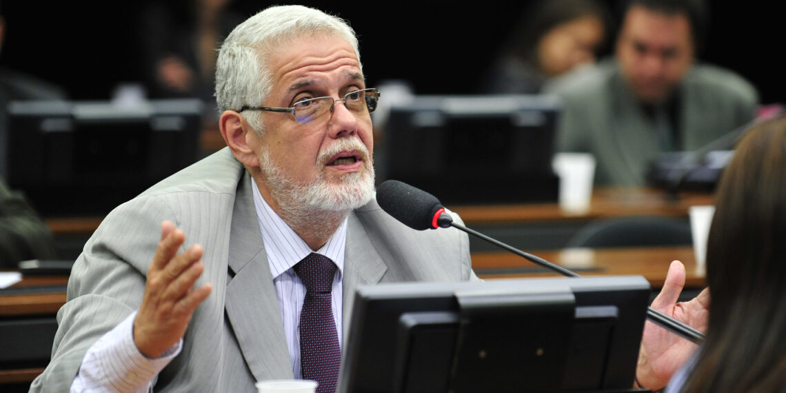 Deputado federal Jorge Solla diz que “reeleger Lula não basta” e defende base aliada no Parlamento